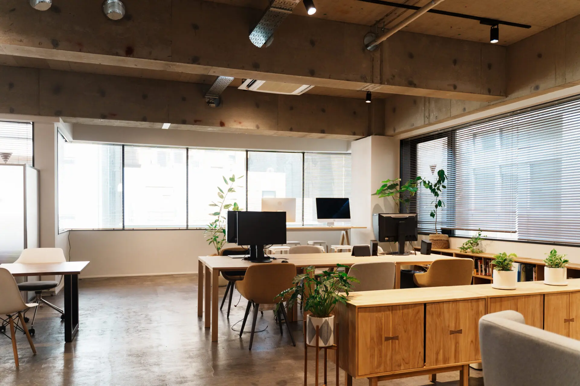 株式会社関西インベスト - 25年の実績 | 事業者様の成長を支える物件探し | 大阪市